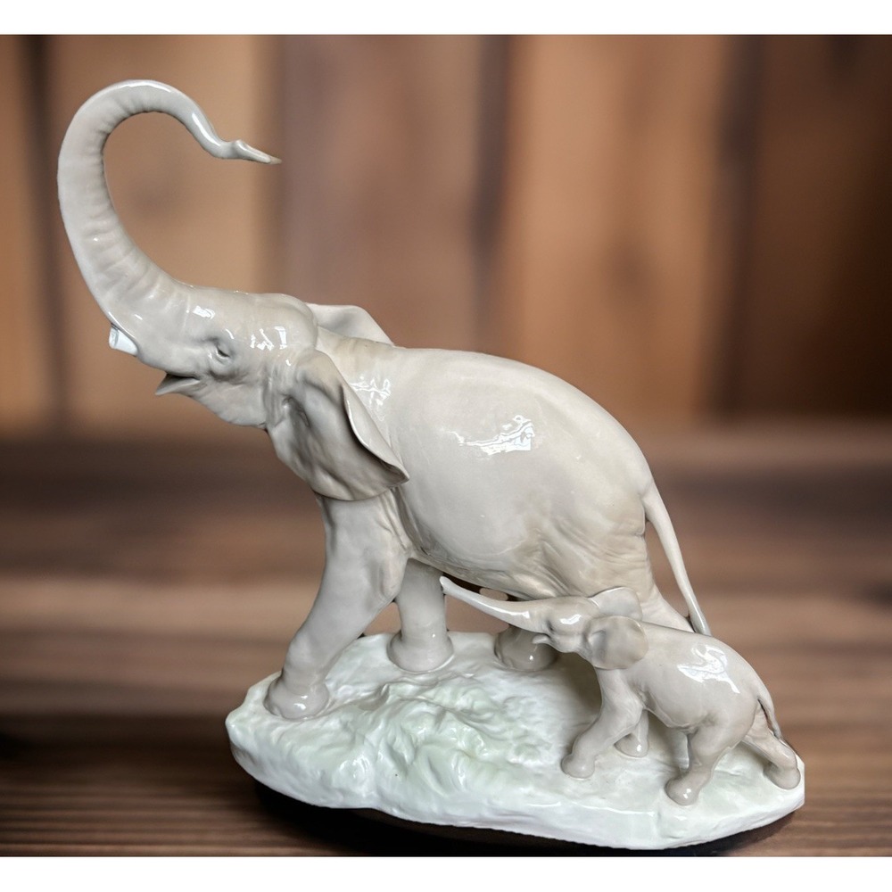 Lladro Porcelain Figurine #1151 "Mother and Baby" Elephant Sculpture Broken Tusk